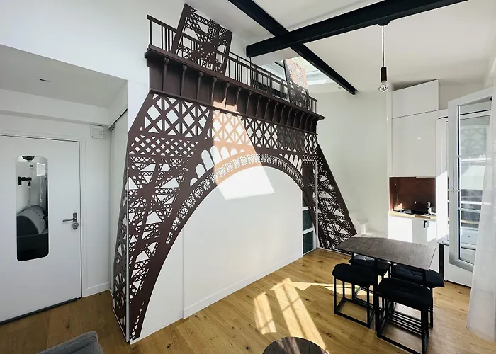 Beatrice Et Emmanuel Meuble Eiffel